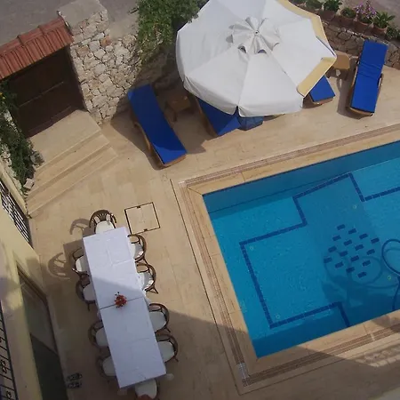 Ozgen Kalkan