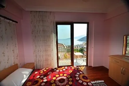 Ozgen Kalkan