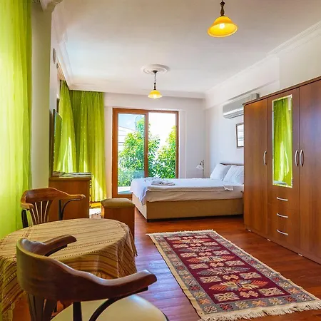 Ozgen Kalkan